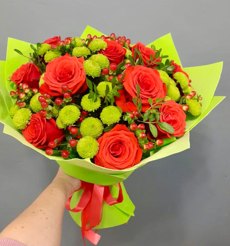 Букет цветов из: Хризантемы и Розы в Кореновске