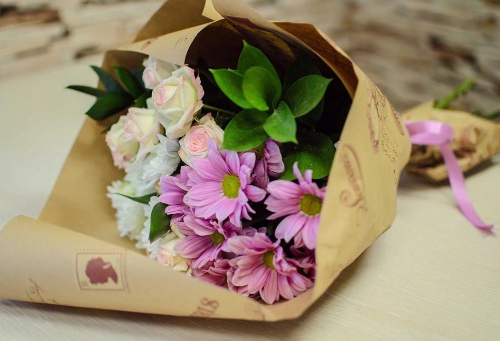 Букет цветов из: Розы и Хризантемы в Кореновске