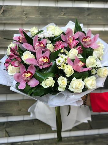 Букет цветов из: Розы и Хризантемы в Кореновске