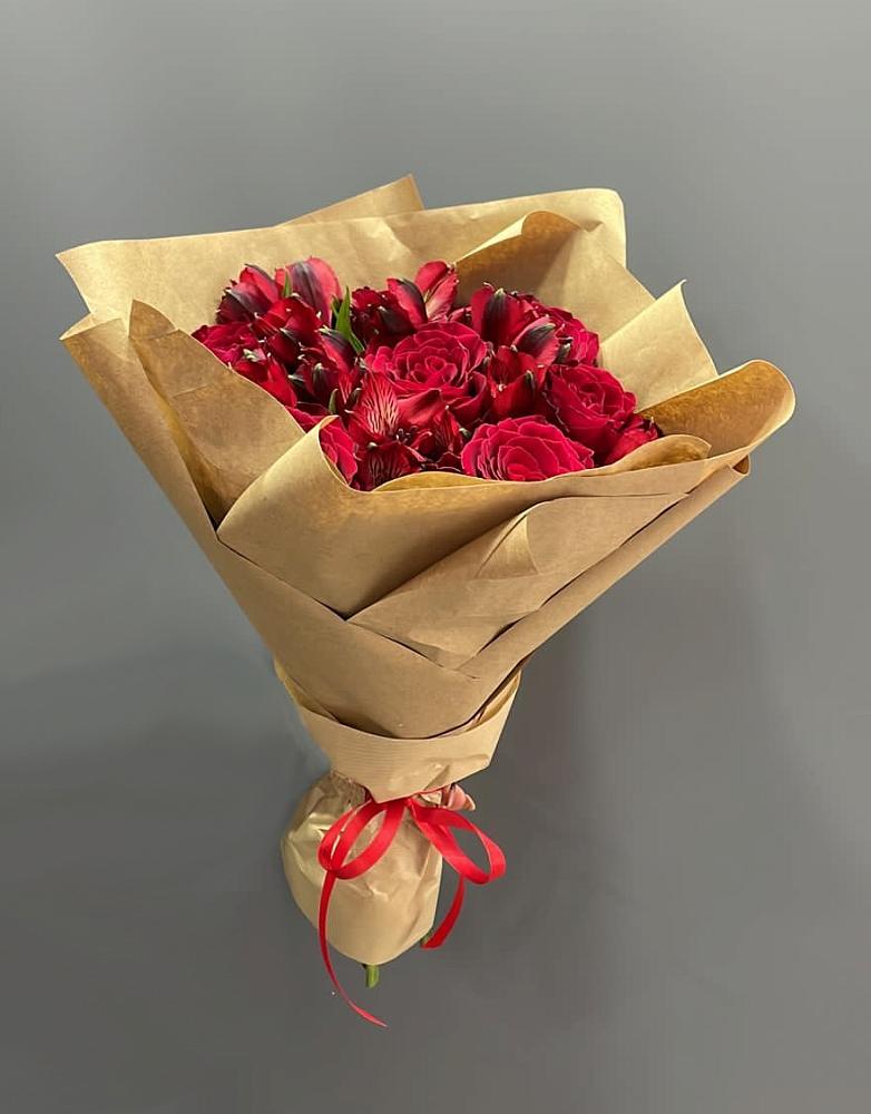 Букет цветов из: Альстромерии и Розы в Кореновске