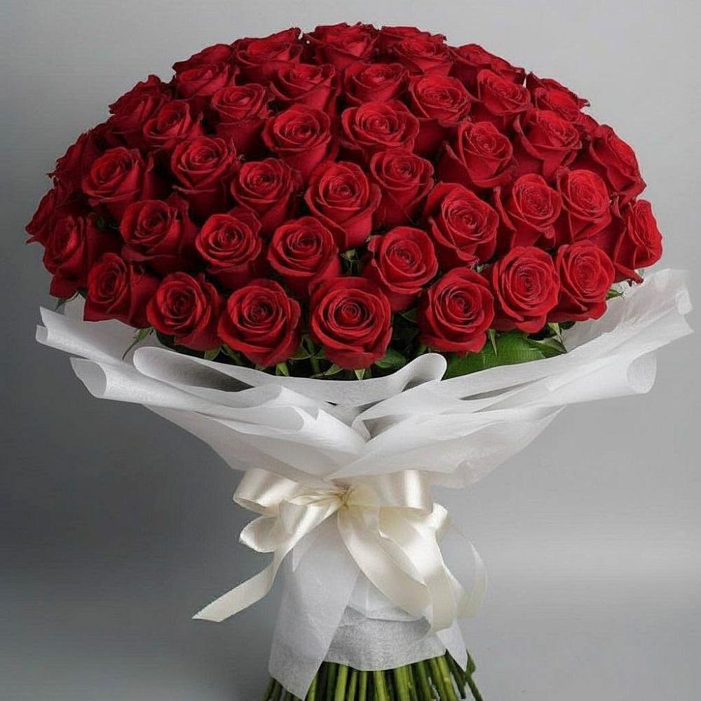 Букет 101 Красная роза Блэк Мэджик в Кореновске