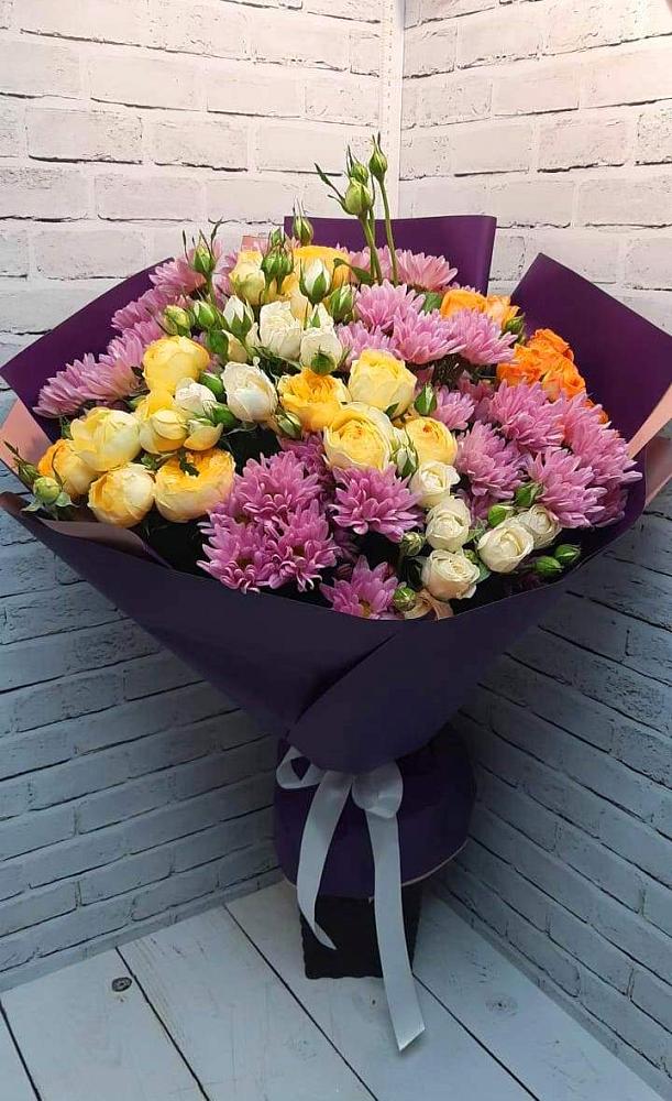 Букет цветов из: Хризантемы и Розы в Кореновске
