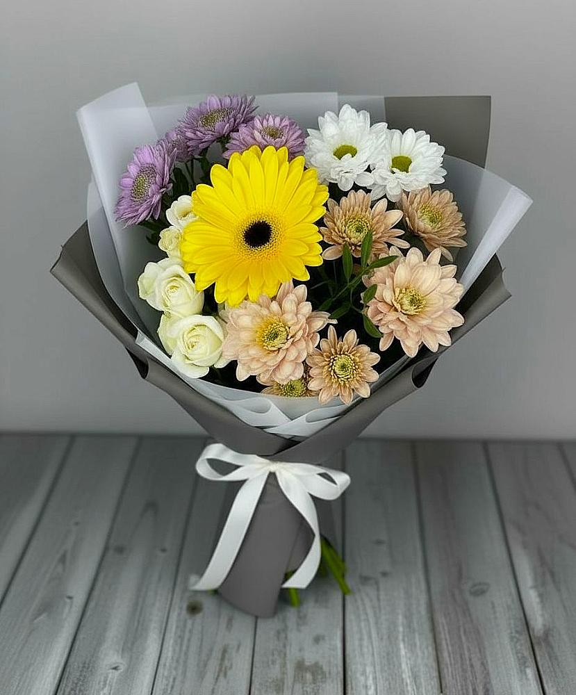 Букет цветов из: Розы, Герберы и Хризантемы в Кореновске