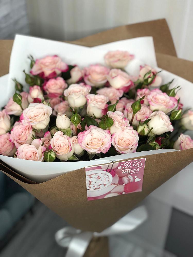 Букет цветов из: Розы в Кореновске