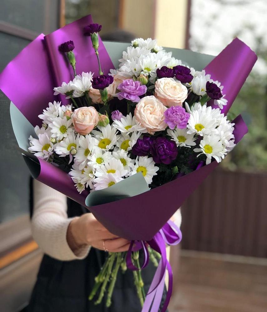 Букет цветов из: Хризантемы, Гвоздики и Розы в Кореновске