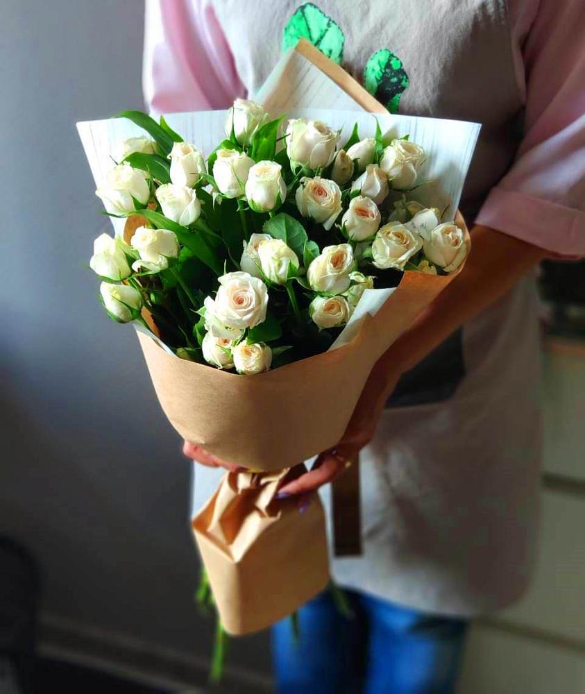 Букет цветов из: Розы в Кореновске