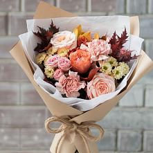 Букет цветов из:  Гвоздики, Хризантемы и Розы в Кореновске