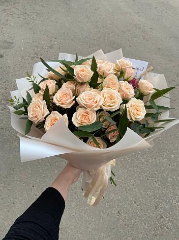 Букет Кремовые розы Латте в Кореновске