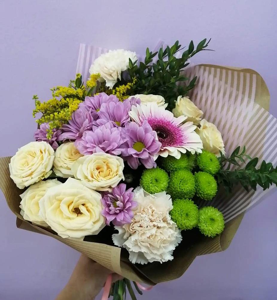 Букет цветов из: Хризантемы, Розы, Гвоздики и Герберы в Кореновске