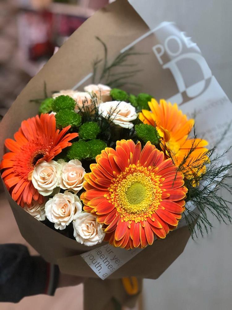 Букет цветов из: Герберы, Хризантемы и Розы в Кореновске