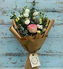 Букет цветов из:  Розы и Лизиантусы в Кореновске